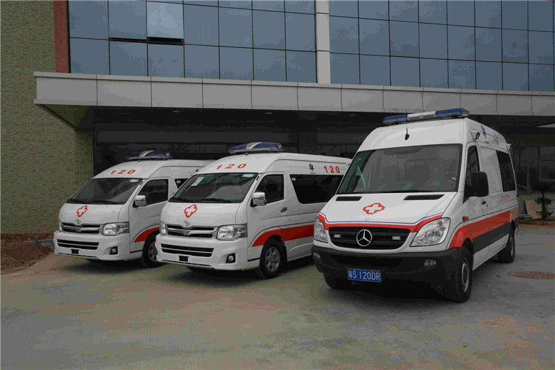 救護(hù)車進(jìn)小區(qū)受阻是怎么回事？救護(hù)車廠家?guī)懔私馐虑槭寄?2